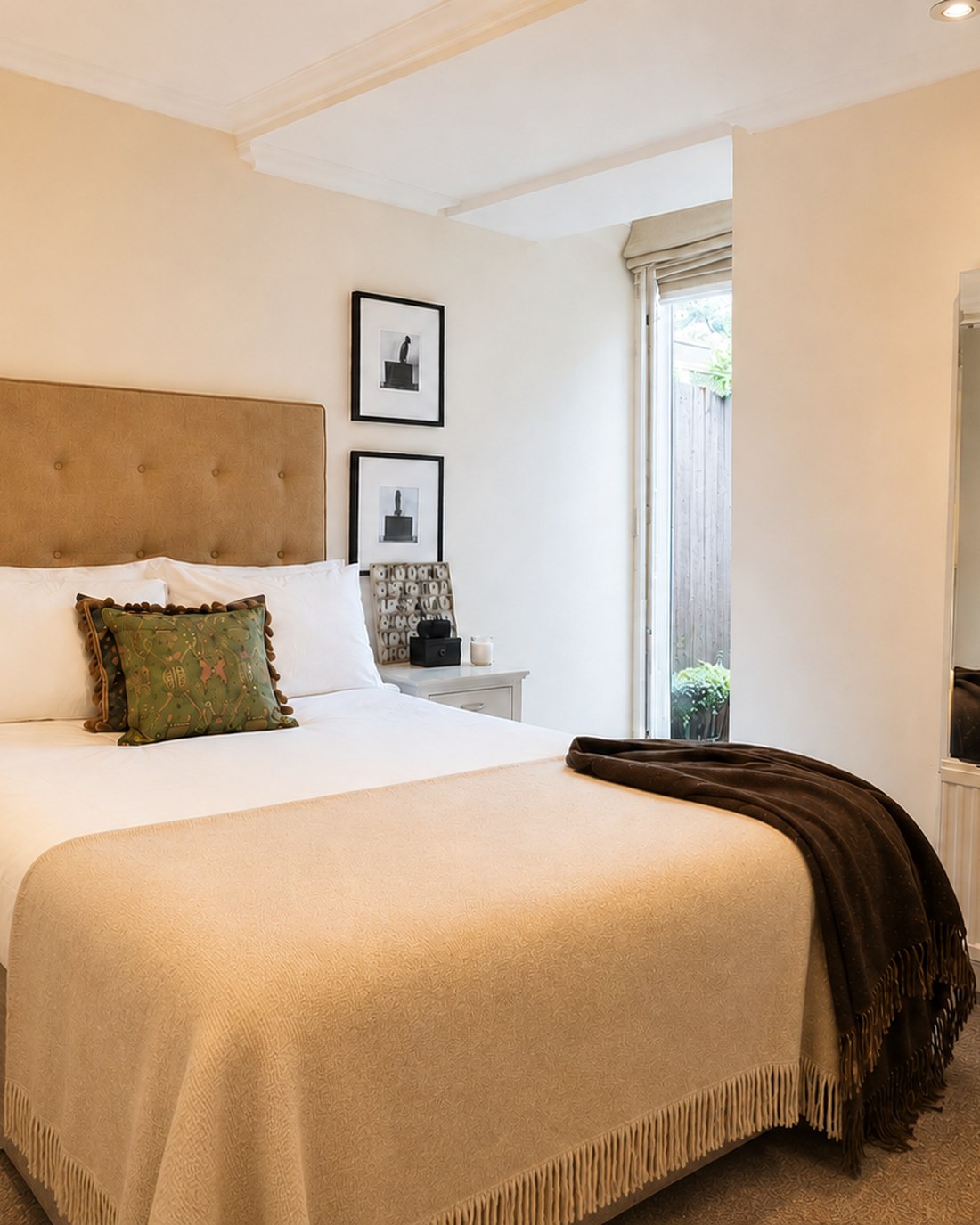 Bedroom, Draycott Avenue