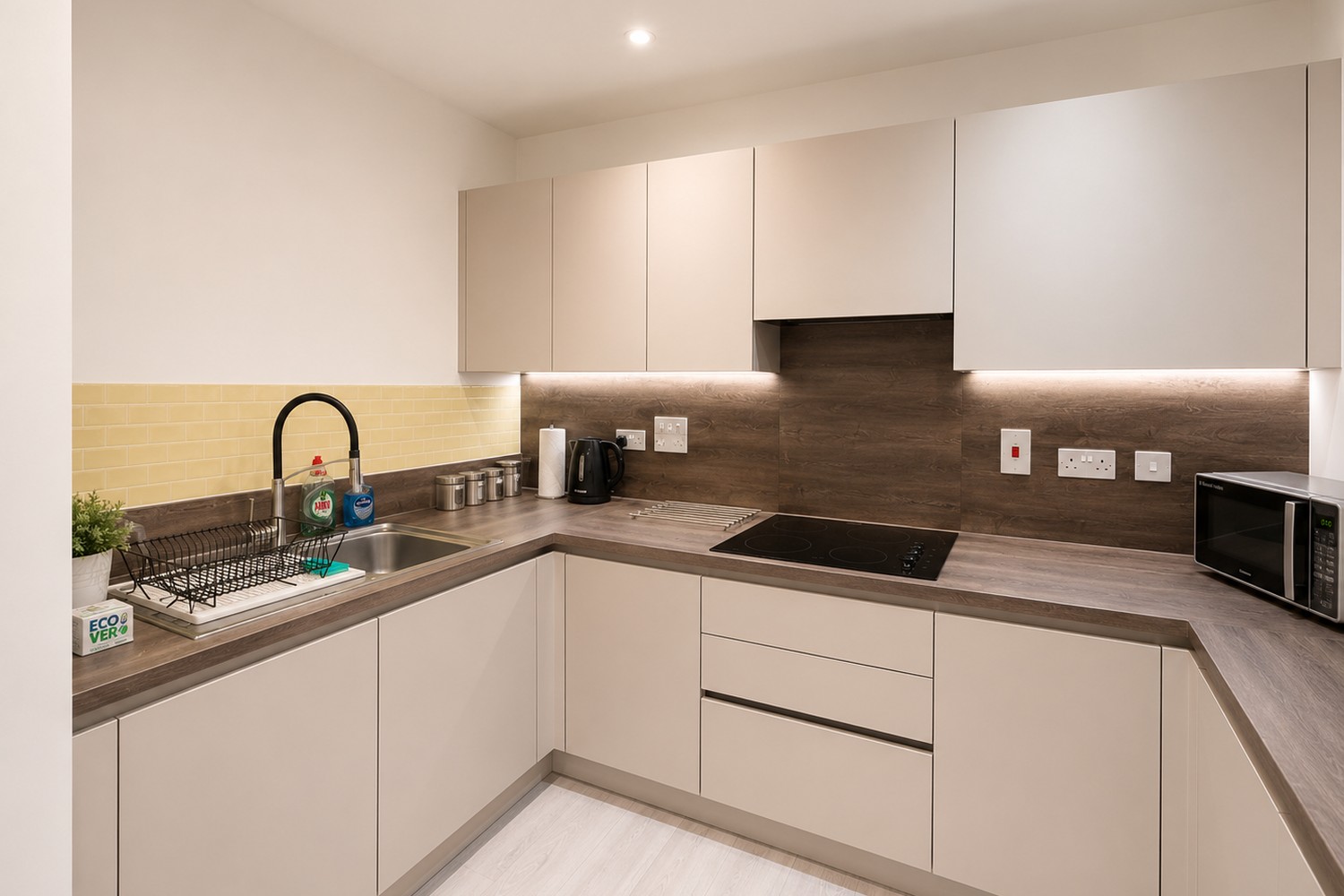 Kitchen, Eider Apartments