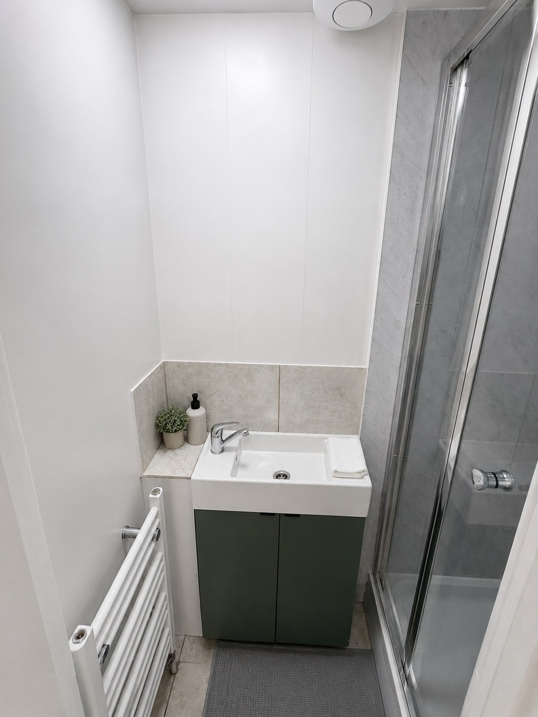 Bathroom, Forest Gate