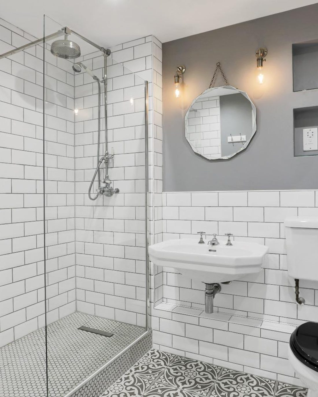 Bathroom, Lascar Wharf