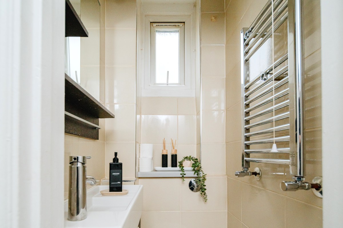 Bathroom, Miles Edgware 1