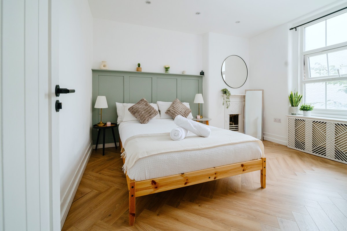 Bedrooms, Miles Edgware 1