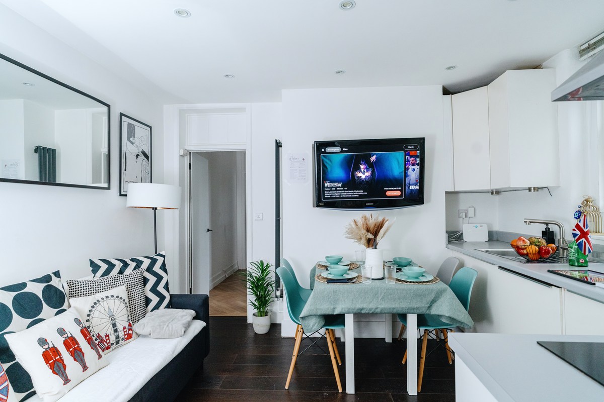 Living area, Miles Edgware 1