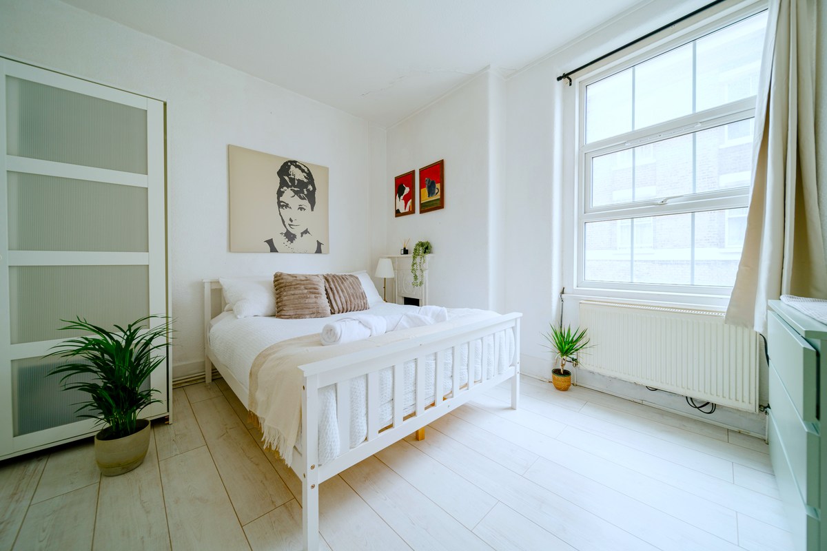 Bedrooms, Miles Edgware 2