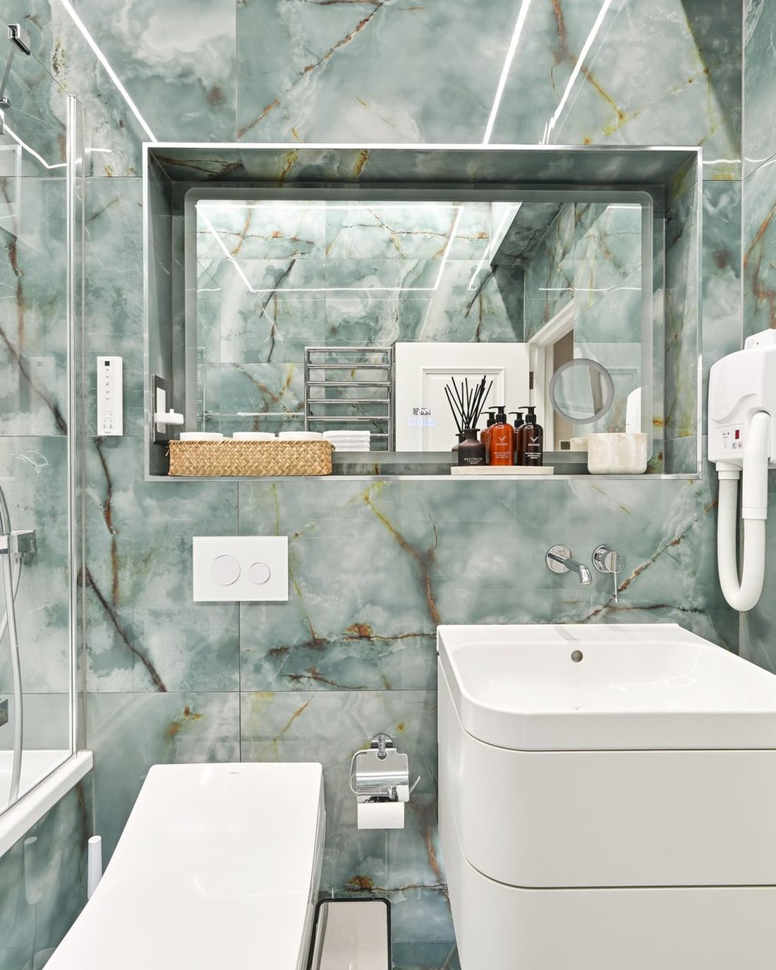 Bathrooms, Shaldon Mansions