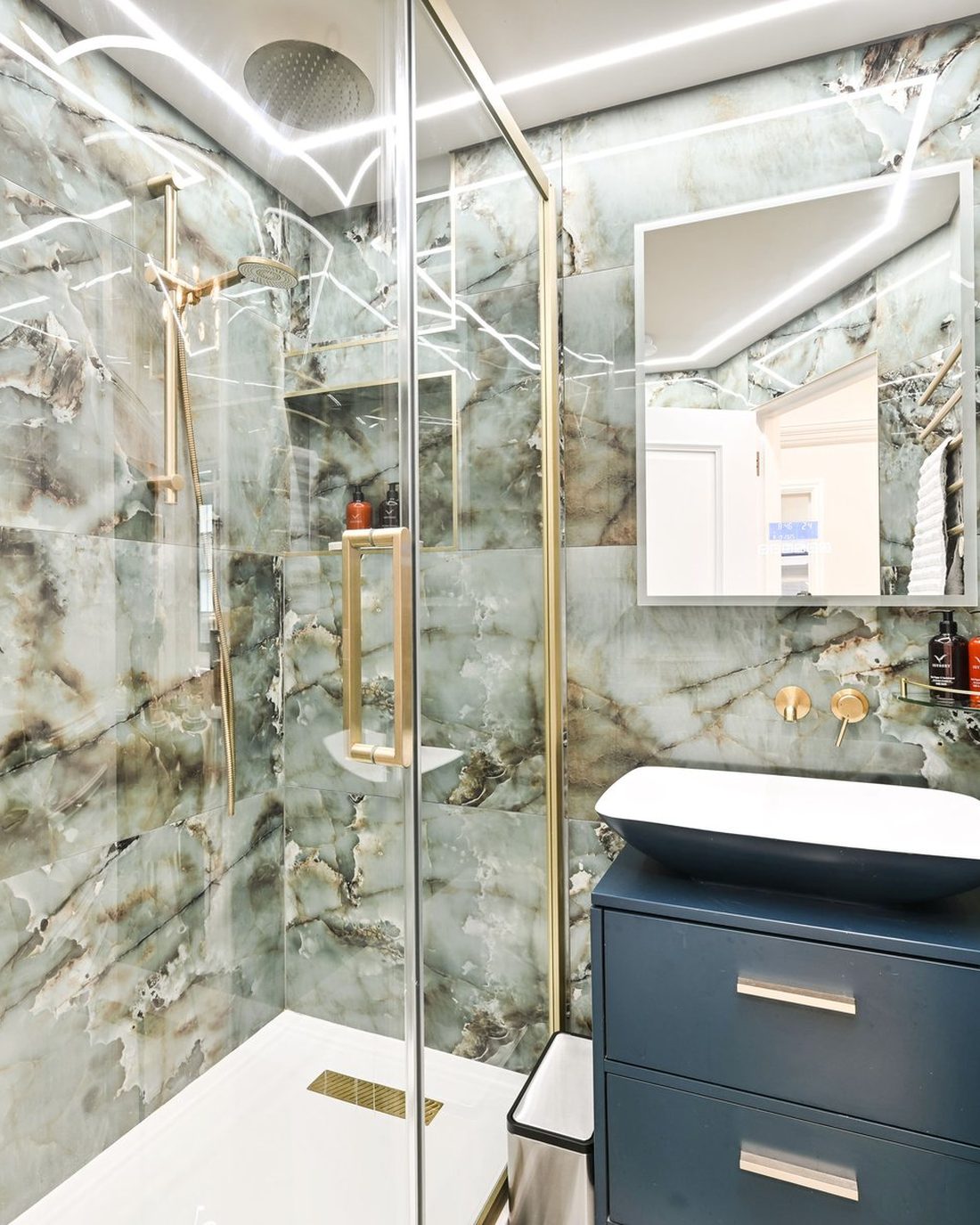 Bathrooms, Shaldon Mansions